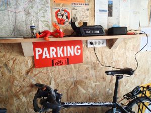 Nombreuses prises pour recharge vae, batterie de périphérique. Téléphone, gps, lampes