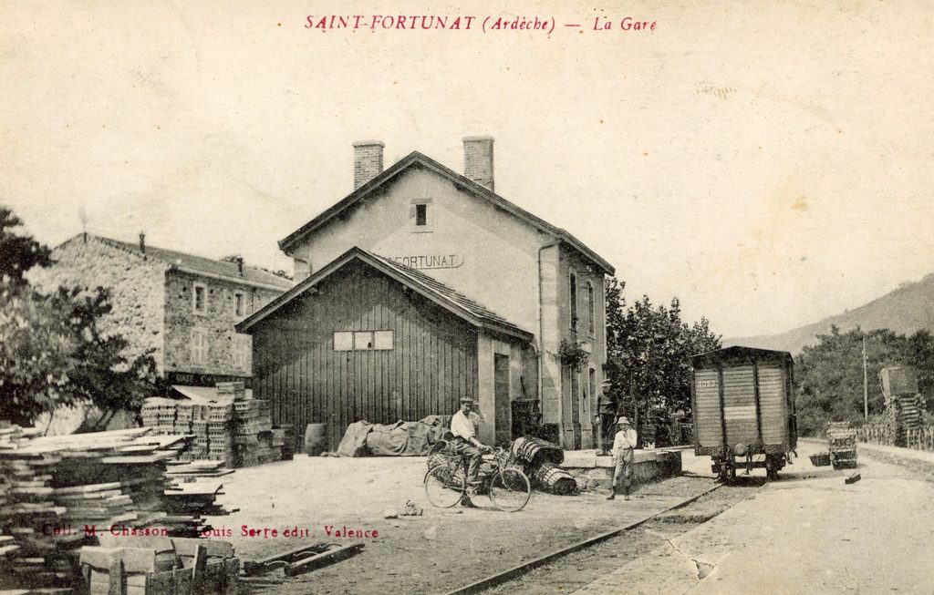 Gare de Saint Fortunat autrefois.