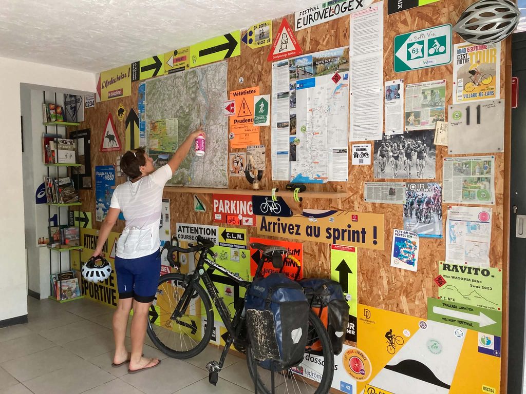 Conseil d'itinéraire à un cyclotouriste au Vélo Gîte Valence