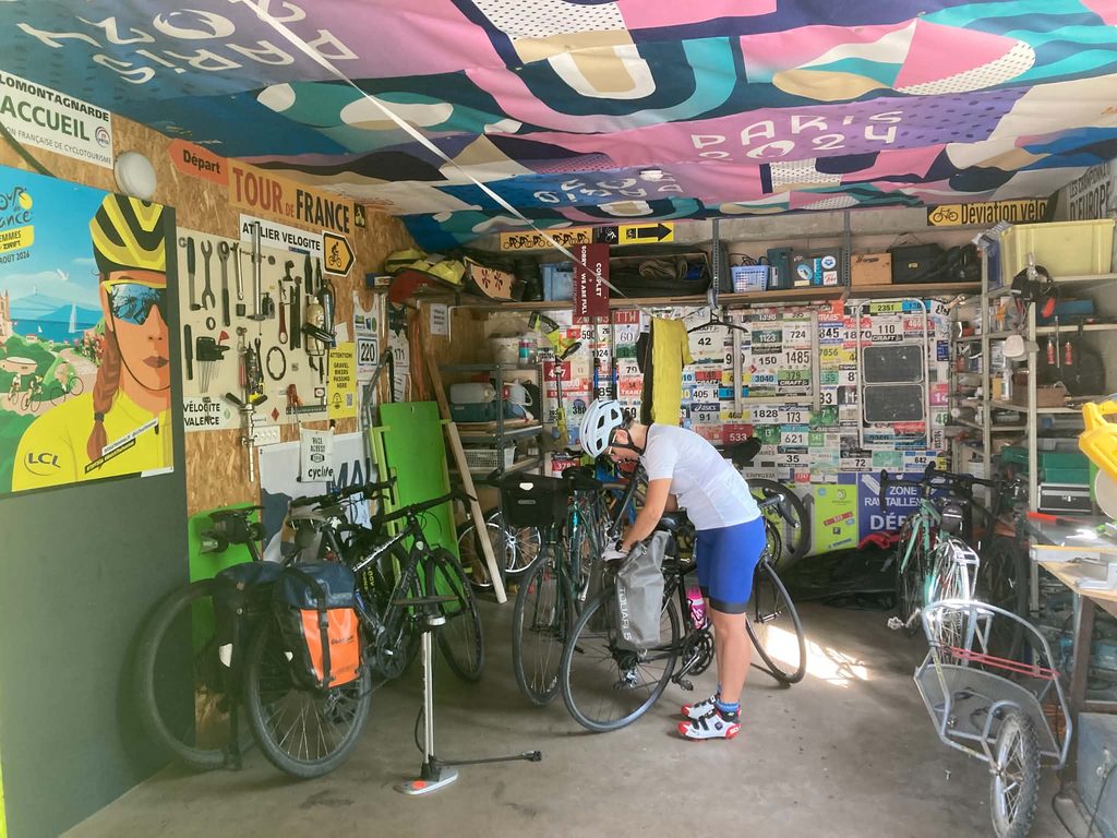 Garage sécurisé pour les vélos des cyclotouristes au Vélo Gîte Valence